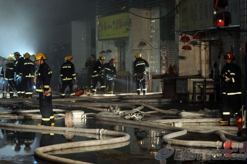 上海最大農產品批發市場突發火災，致6人遇難，安全警鐘再鳴
